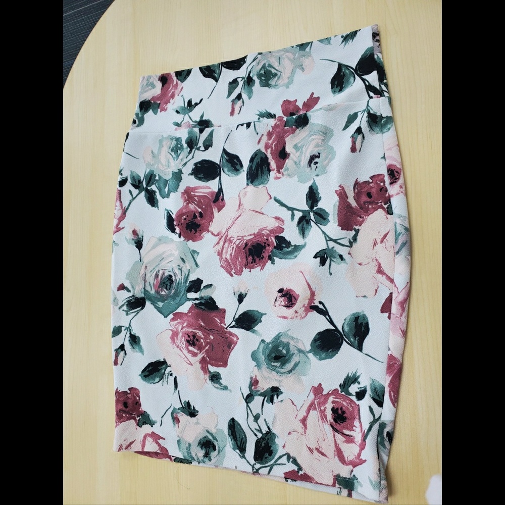 🌺 Floral Pencil Skirt🌸